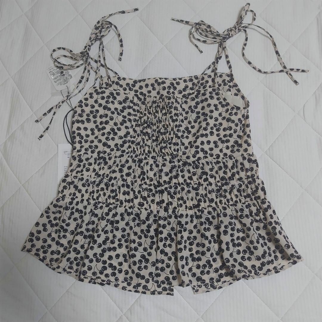 【新品タグ付き】　Cherry Pattern Strap Top