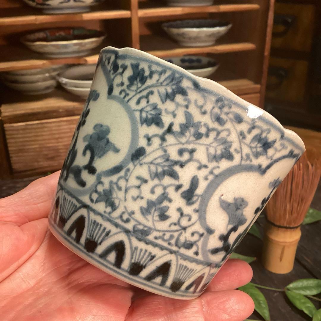 A1044 古伊万里　花唐草　窓絵菊紋様　蕎麦猪口　向付　1客