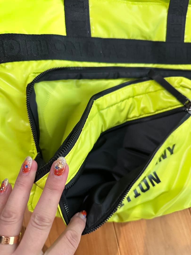 MASTER BUNNY EDITION 蛍光イエロー トートバッグ