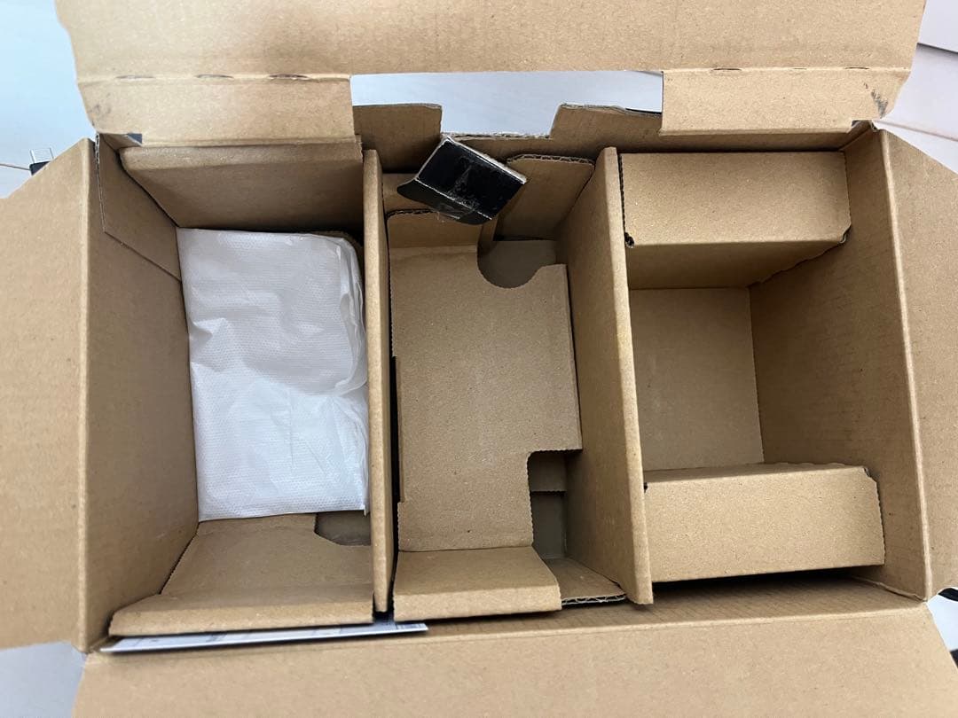 【値下げ】 SONY α7CカメラE 28-60mm ILCE-7C レンズ付き