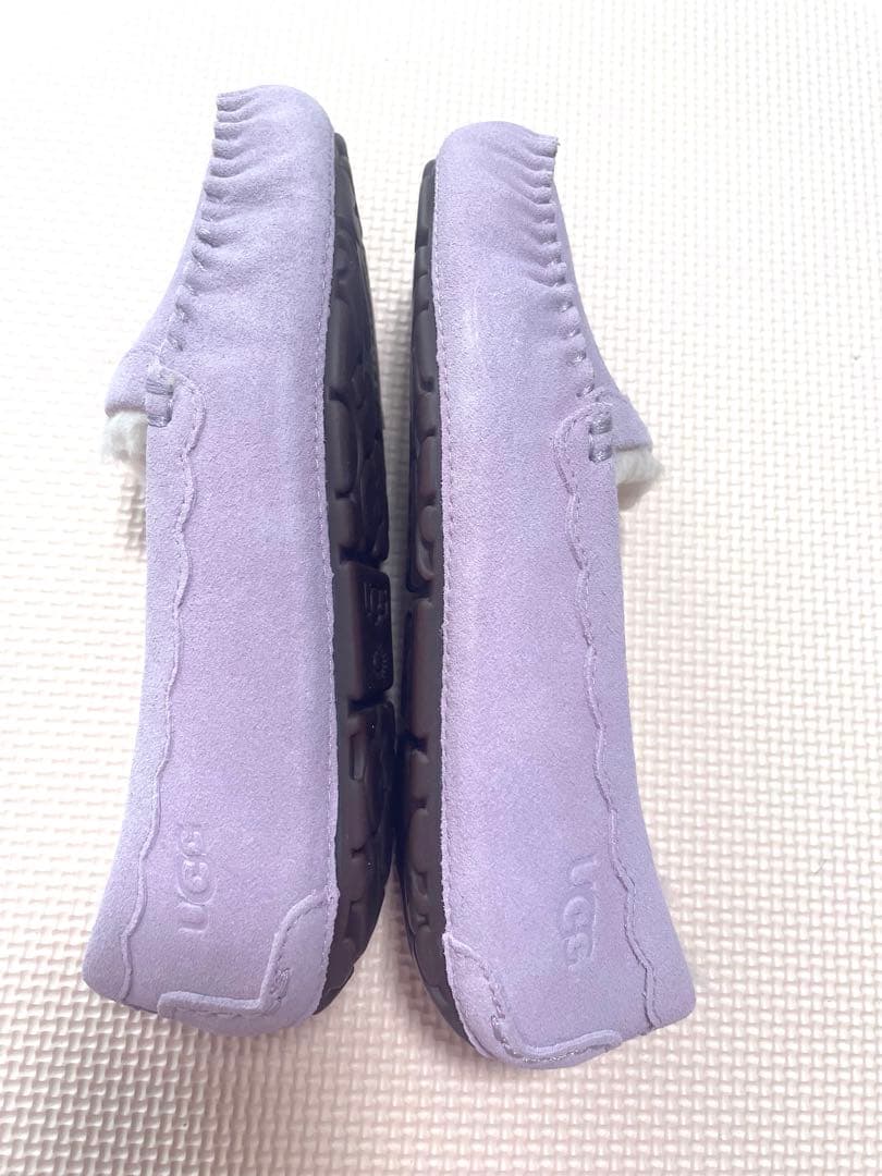 【新品】UGG モカシン シープスキン スリッポン 22cm