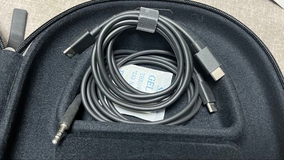 【美品】Bowers & Wilkins Px8 ワイヤレスヘッドホン