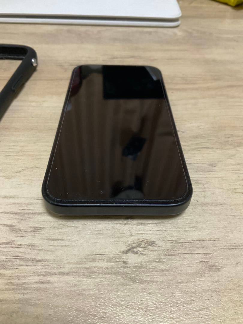 iPhone15 256gb SIMフリー ブラック美品、iFaceケース付き
