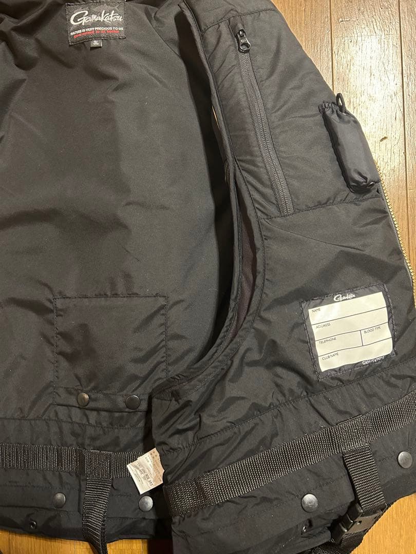 美品 がまかつ アルテマシールドプロフローティングベスト GM2183