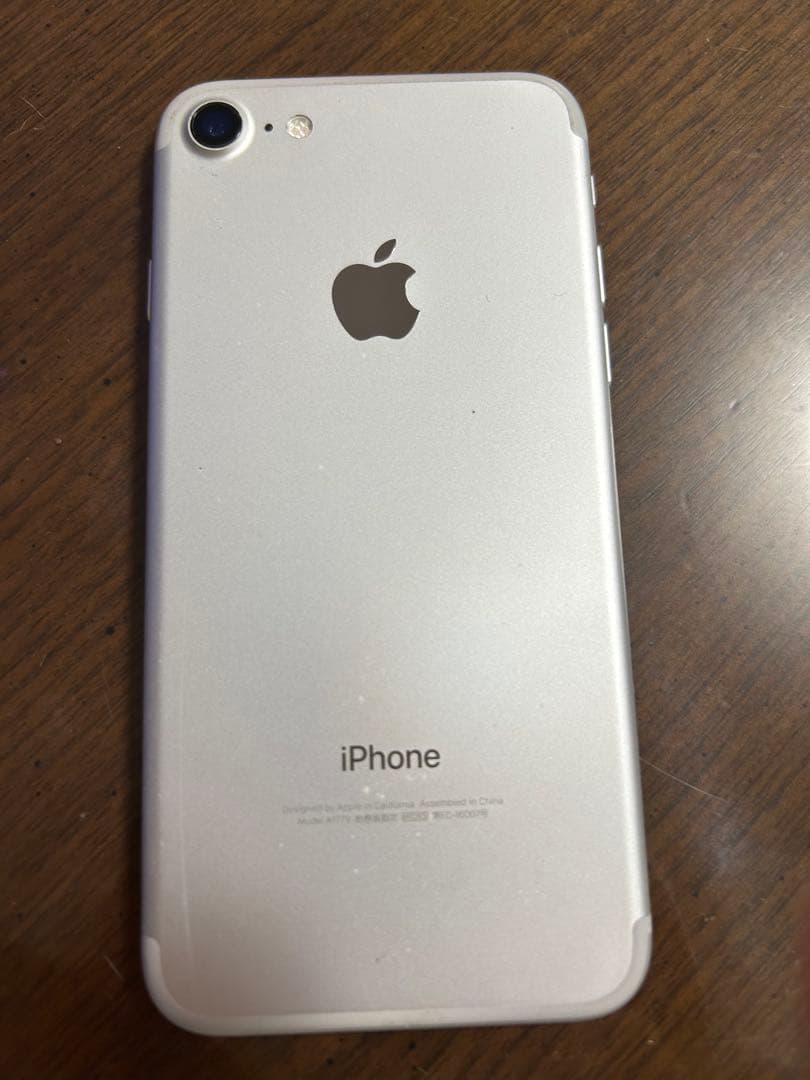 iPhone 7 32GB シルバー　SIMロック解除済