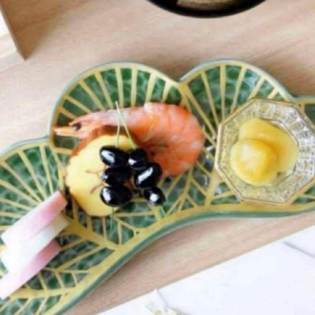 【新品】【大人気】有田焼幸楽窯 錦茶緑金松葉形前菜皿3枚セット　縁起物