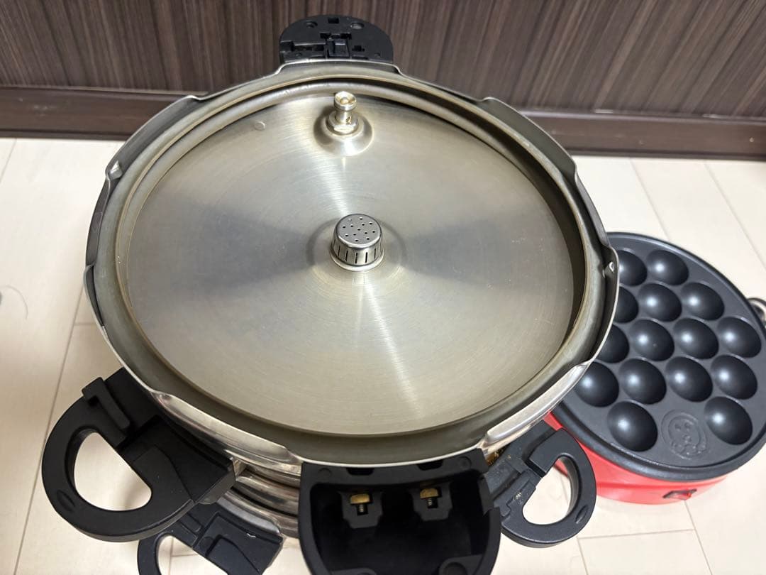 【調理器具】　圧力鍋　たこ焼き機　ミキサー　他　まとめ売り