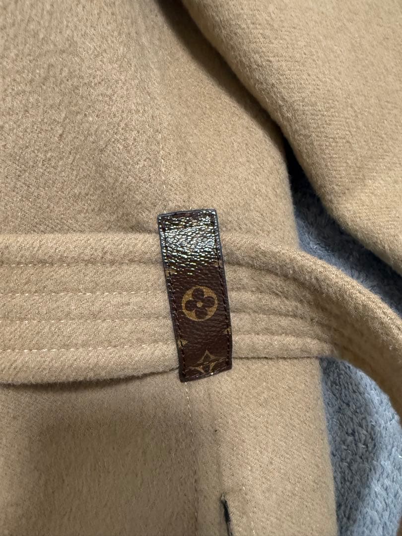 LOUIS VUITTON 34 シグネチャーショートフーデッドラップコート