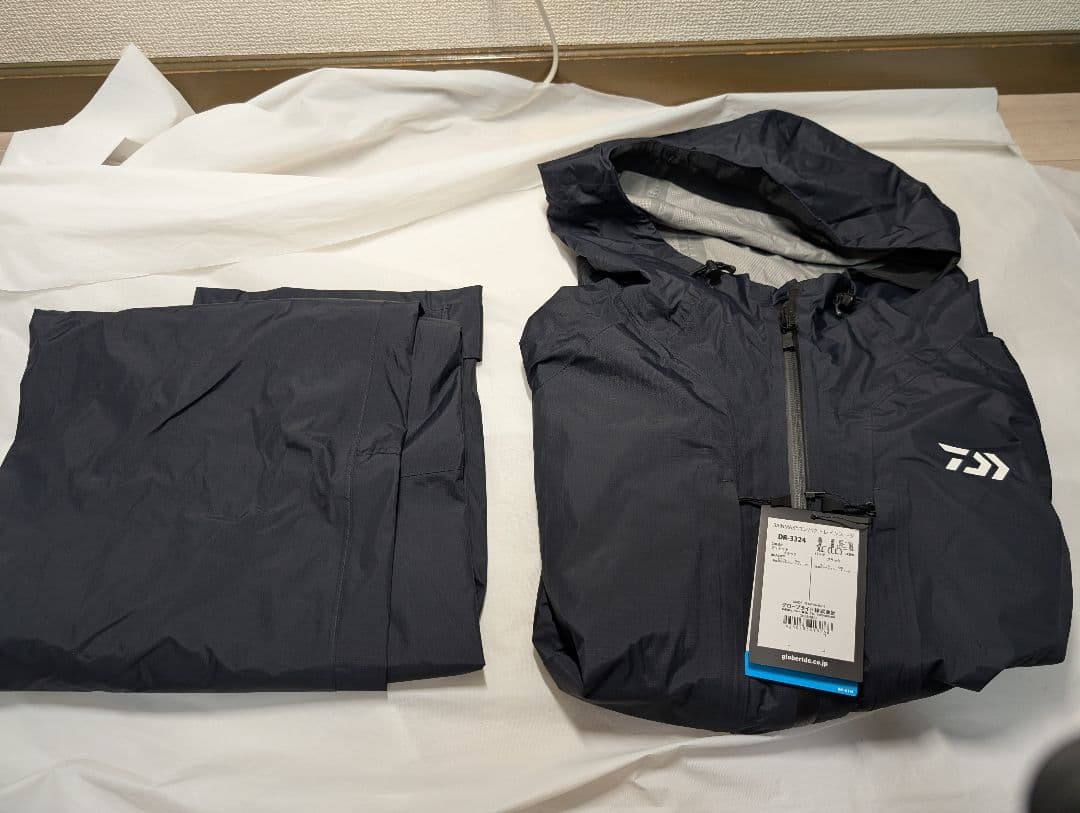 新品　ダイワ　管499GP DR-3324 コンパクトレインスーツ