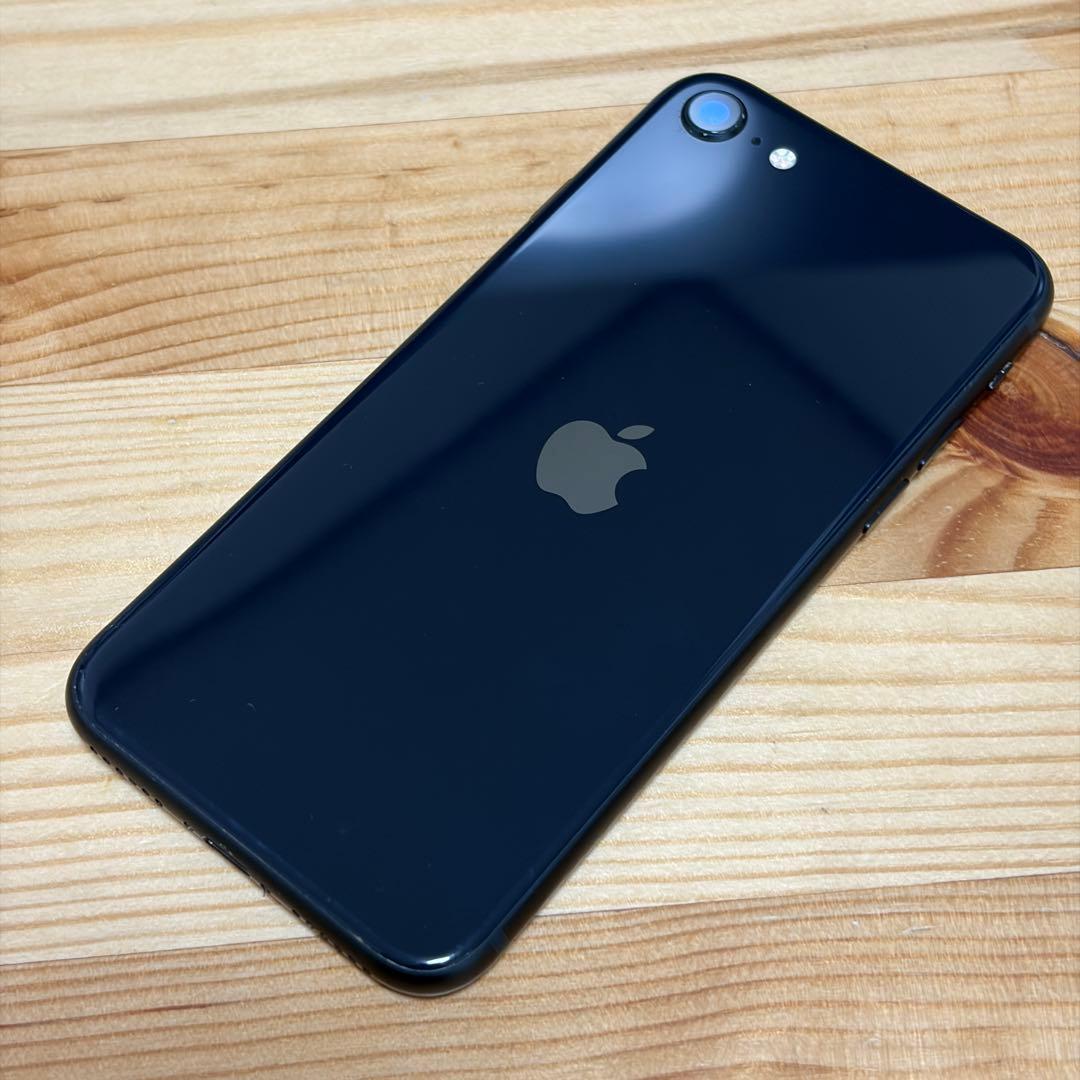 高*歌様 バッテリー新品　iPhoneSE第3世代64GB SIMフリー　美品