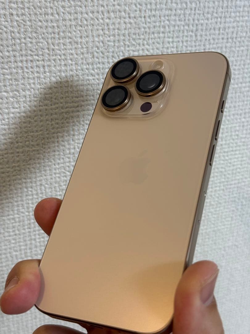 Apple iPhone 16 Pro デザートチタニウム 本体　256GB