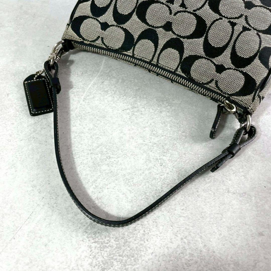 バッグ Coach accessory pouch vintage signature