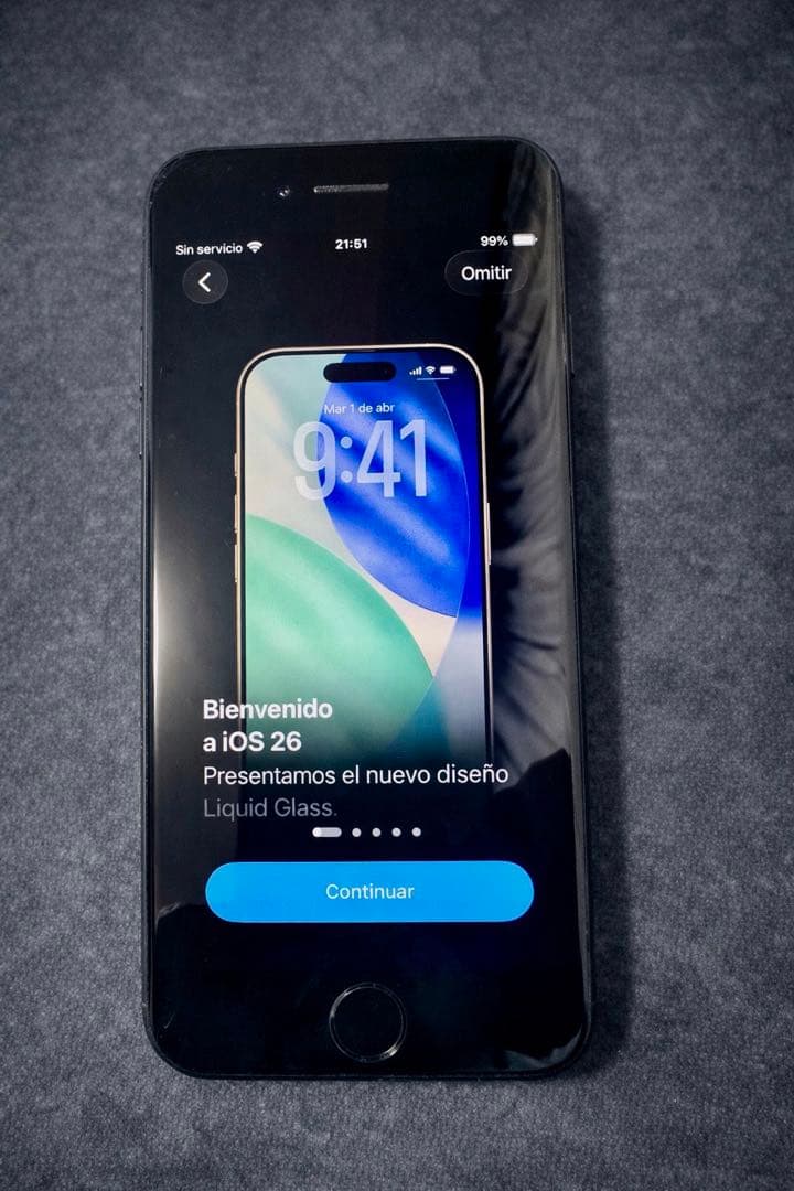 Apple iPhone SE ブラック