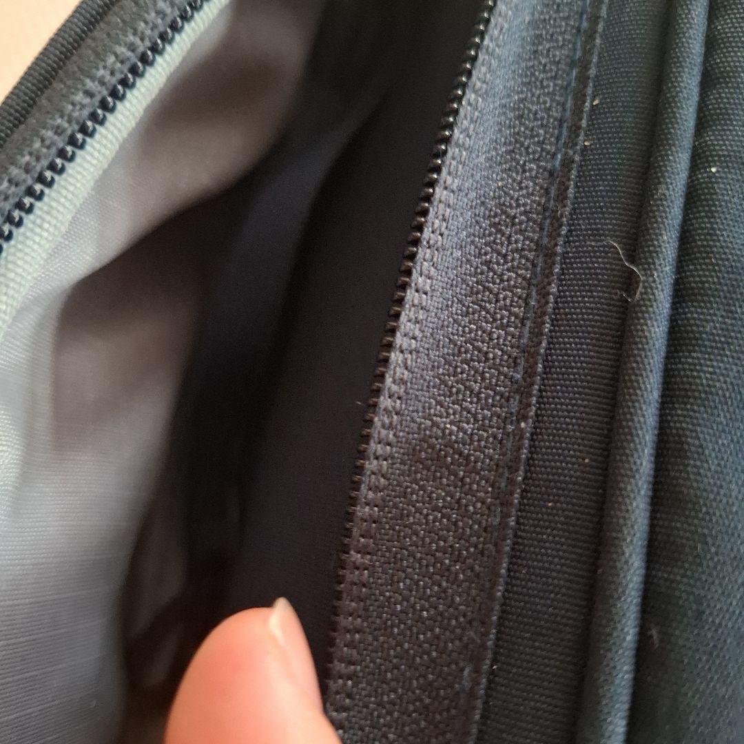 POMULU ポムル ヒップシート　ショルダーバッグ　ネイビー　リニューアル後