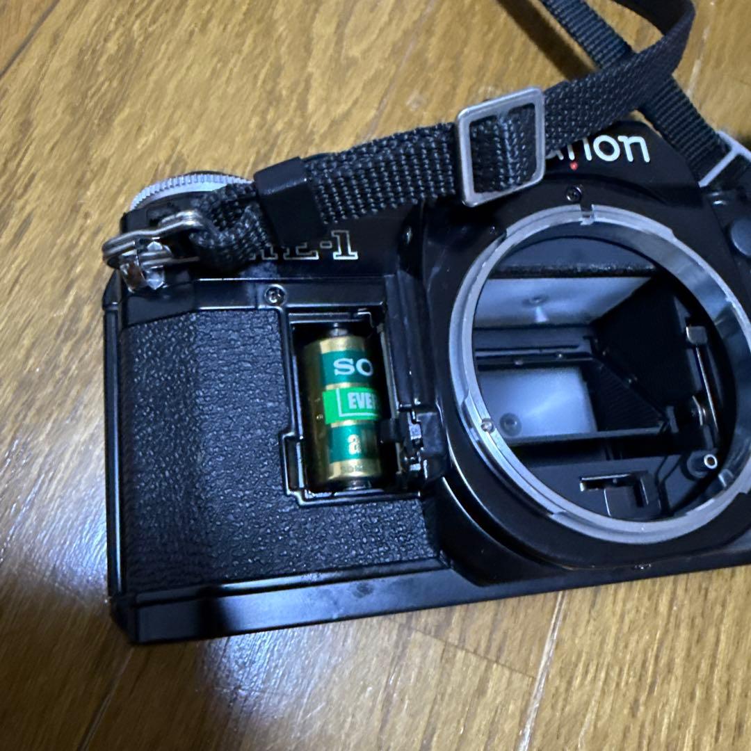 Canon AE-1 FD50mm f1.4とFD100-200mm f5.6