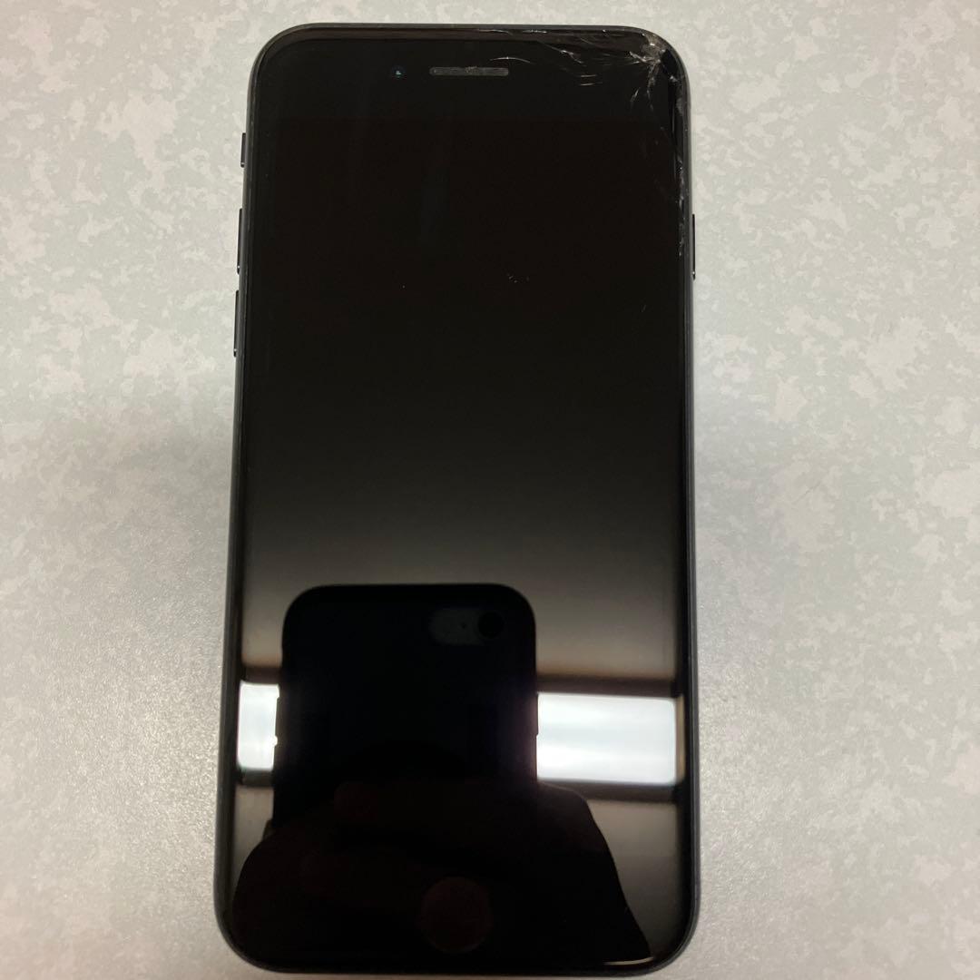 iPhone se 第二世代　64ＧＢブラック 画面ひびあり