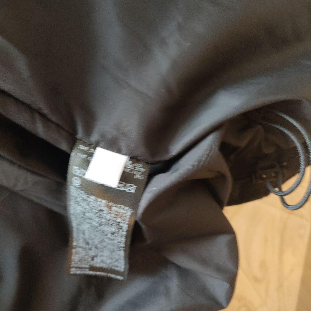 新品未使用　シームレスダウンジャケット　黒　メンズXL　ボタン破損有り