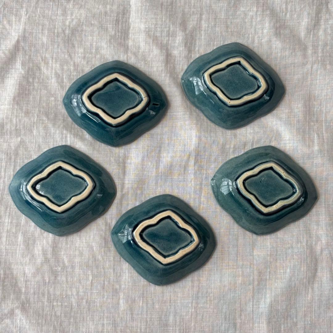 淡路　珉平焼　薄瑠璃薔薇の図 瑠璃釉青交趾陽刻 豆皿5客(江戸後期骨董古美術