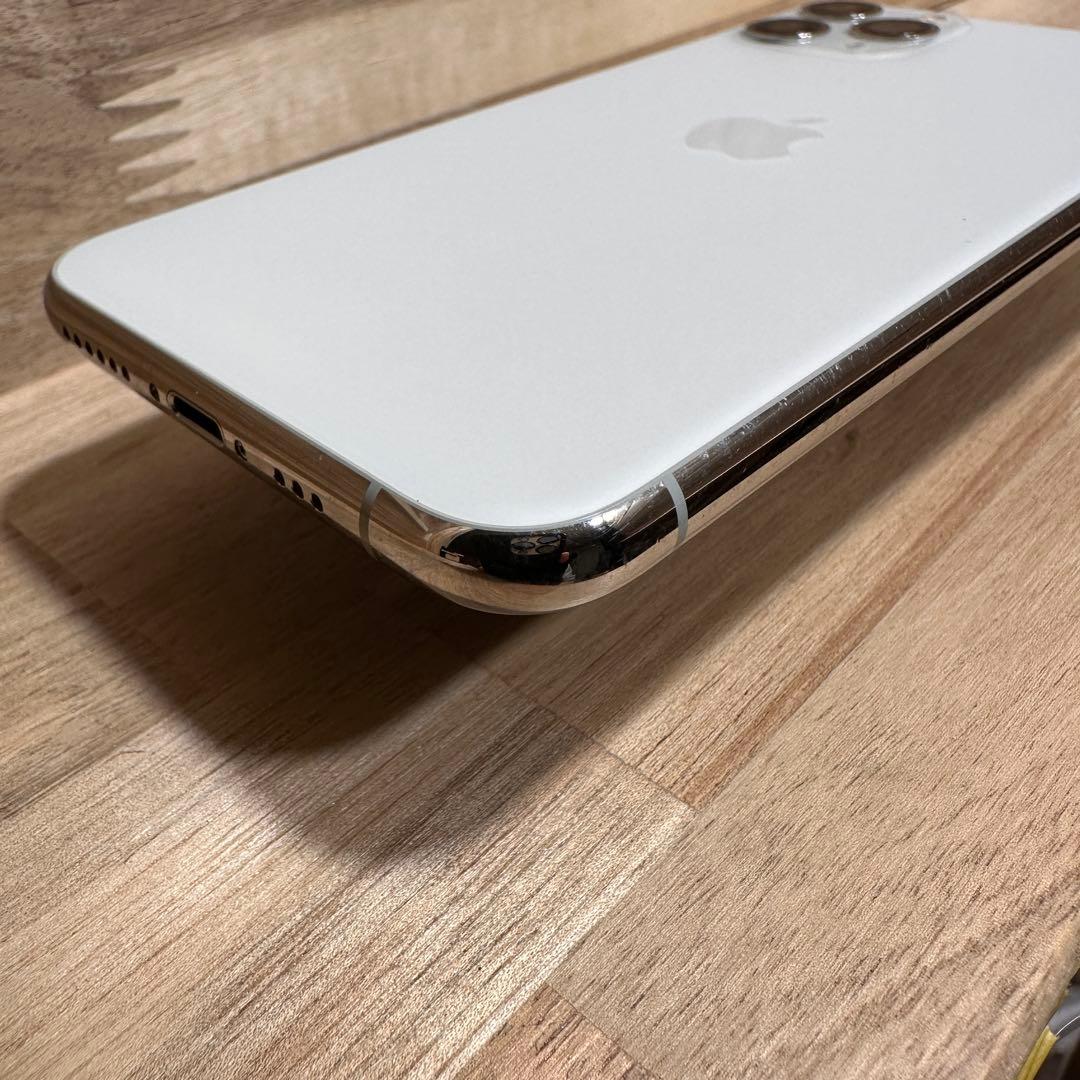 【美品】iPhone11Pro 本体 シルバー 256GB SIMフリー