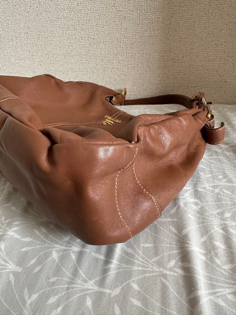 PRADA ブラウンショルダーバッグ