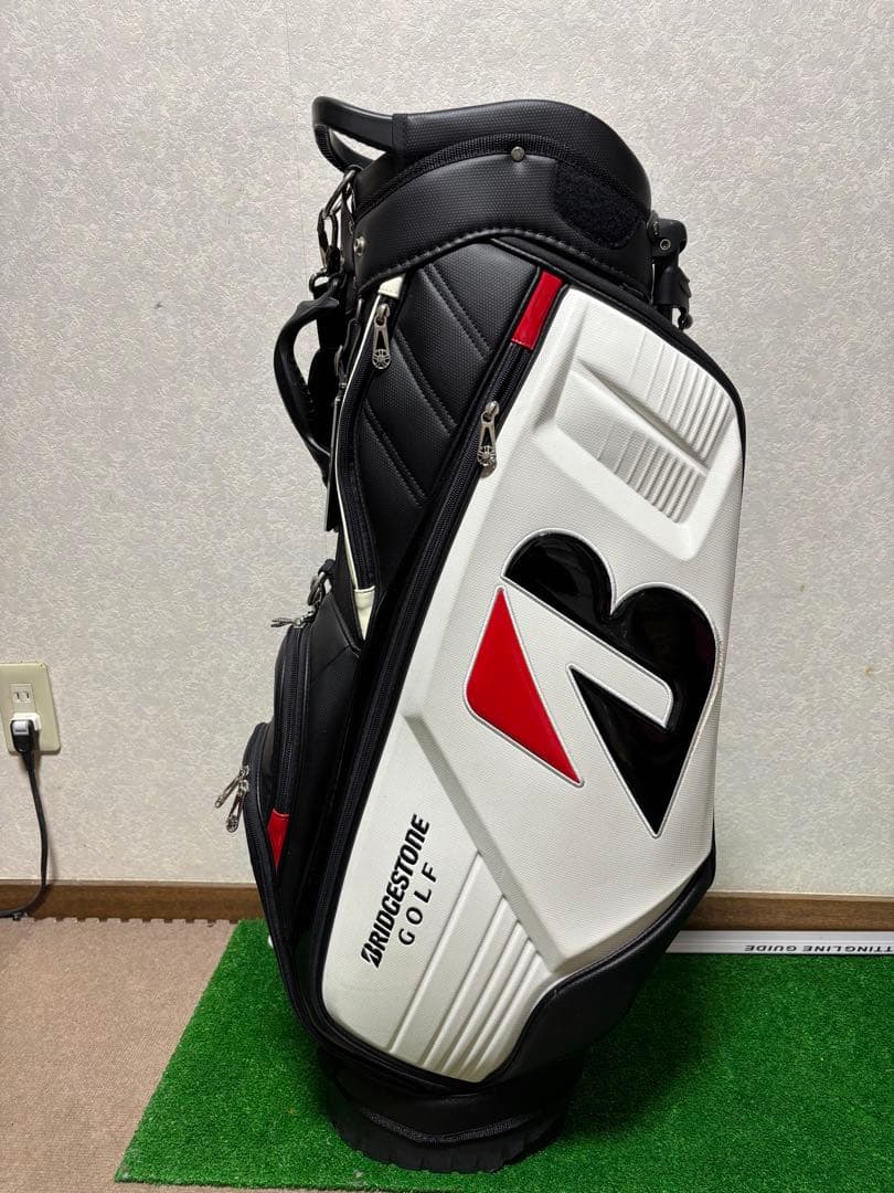 ブリヂストン　ゴルフ　キャディバッグ ホワイト・ブラック・レッド　スタンド式
