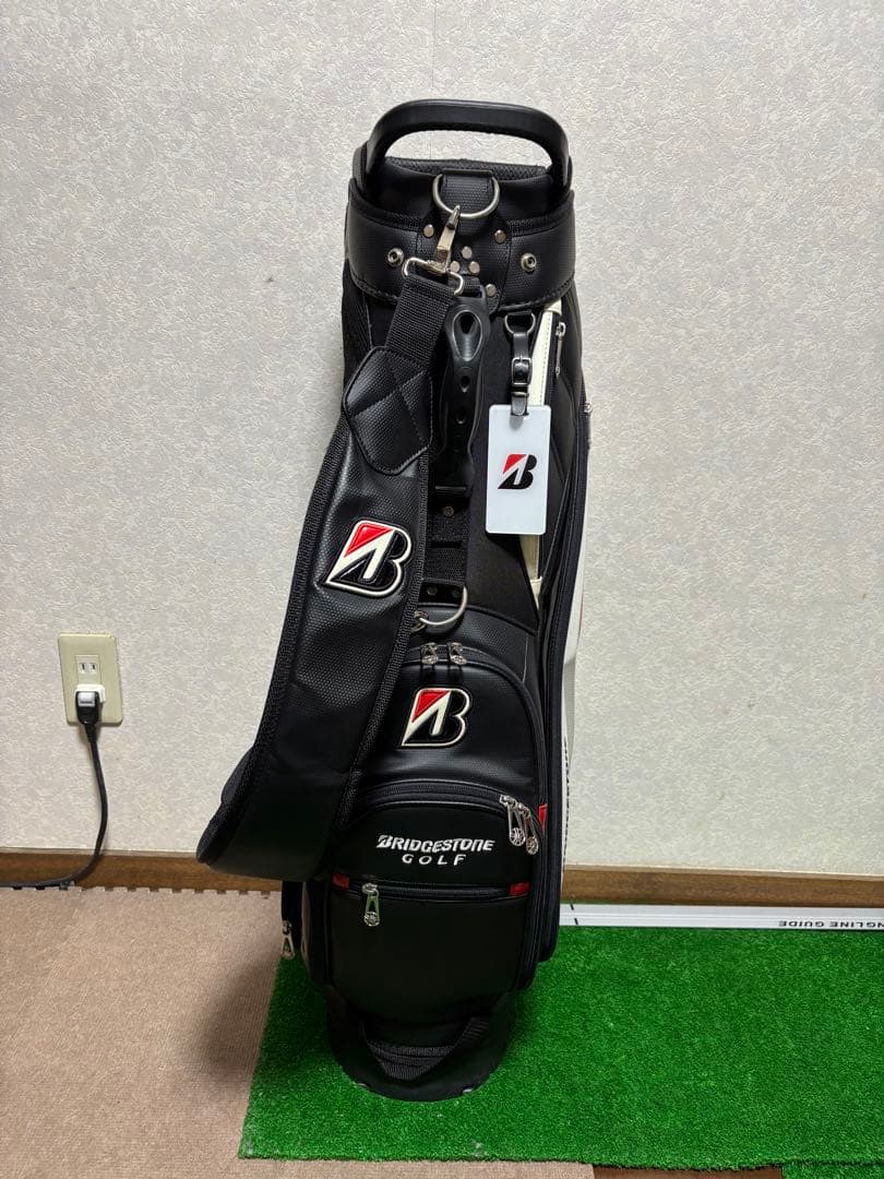 ブリヂストン　ゴルフ　キャディバッグ ホワイト・ブラック・レッド　スタンド式