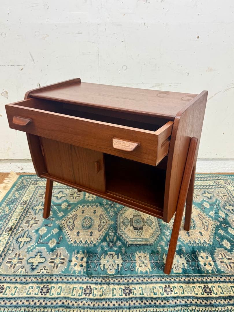 Klokken 北欧/デンマーク/ヴィンテージ家具/キャビネット/チーク