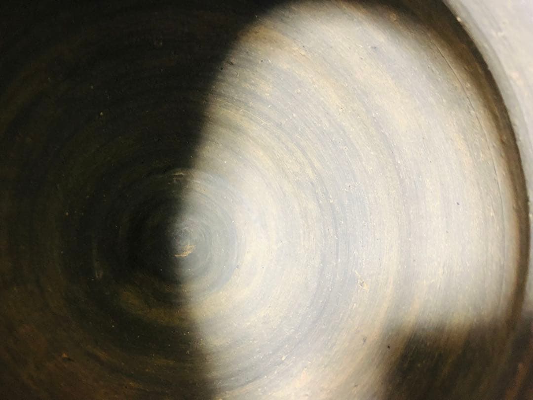 須恵器　土器線刻模様の陶器香炉？瓶？