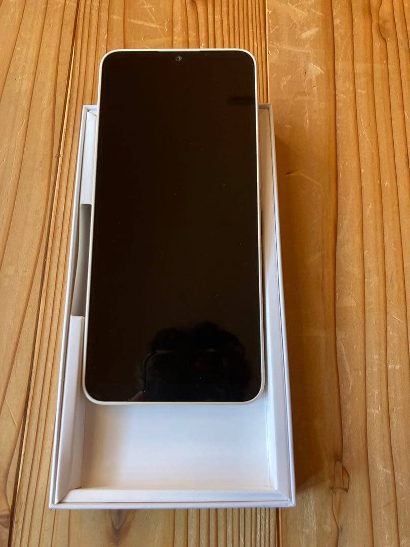 新品　SHARP AQUOS wish4 SH-M27 ホワイト