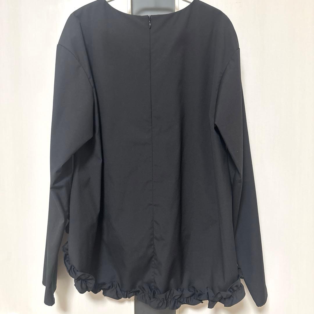 OHGA フリル裾ブラウス　ブラック