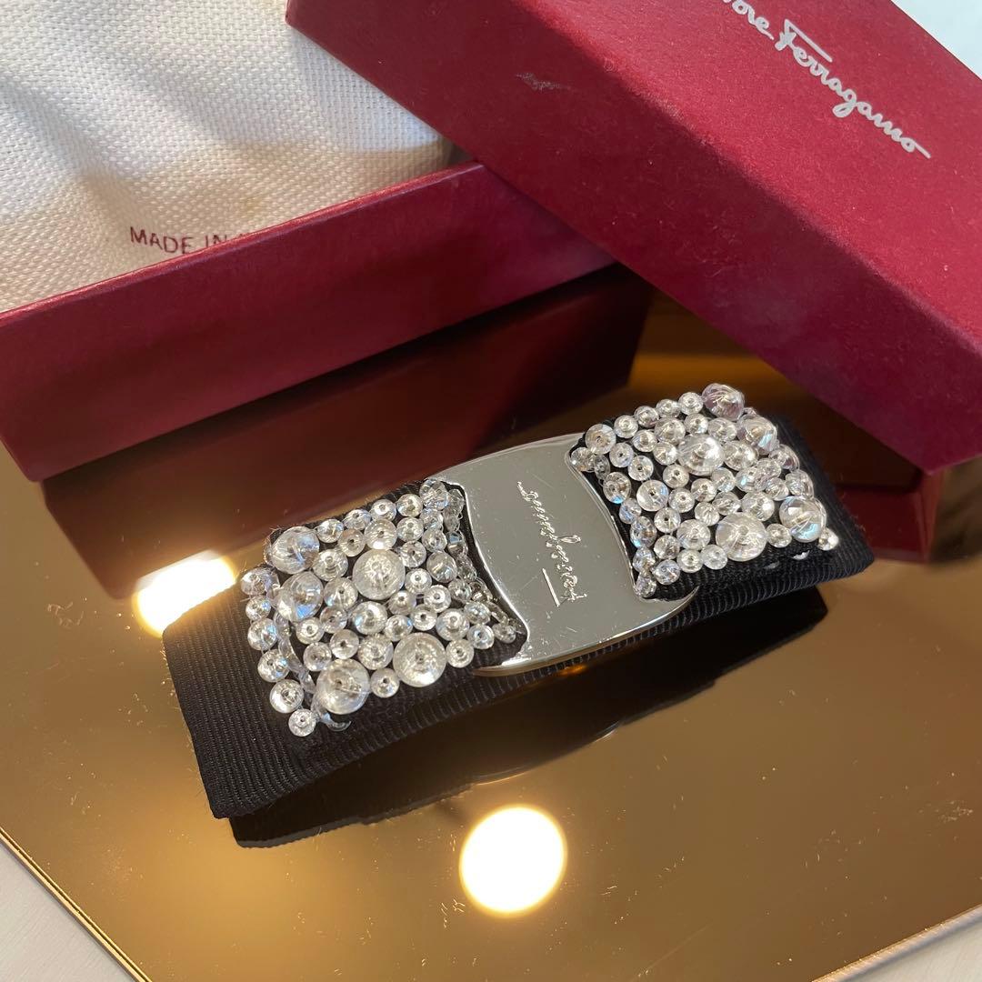 美品！フェラガモ　ヴァラリボンバレッタ　ビジュー