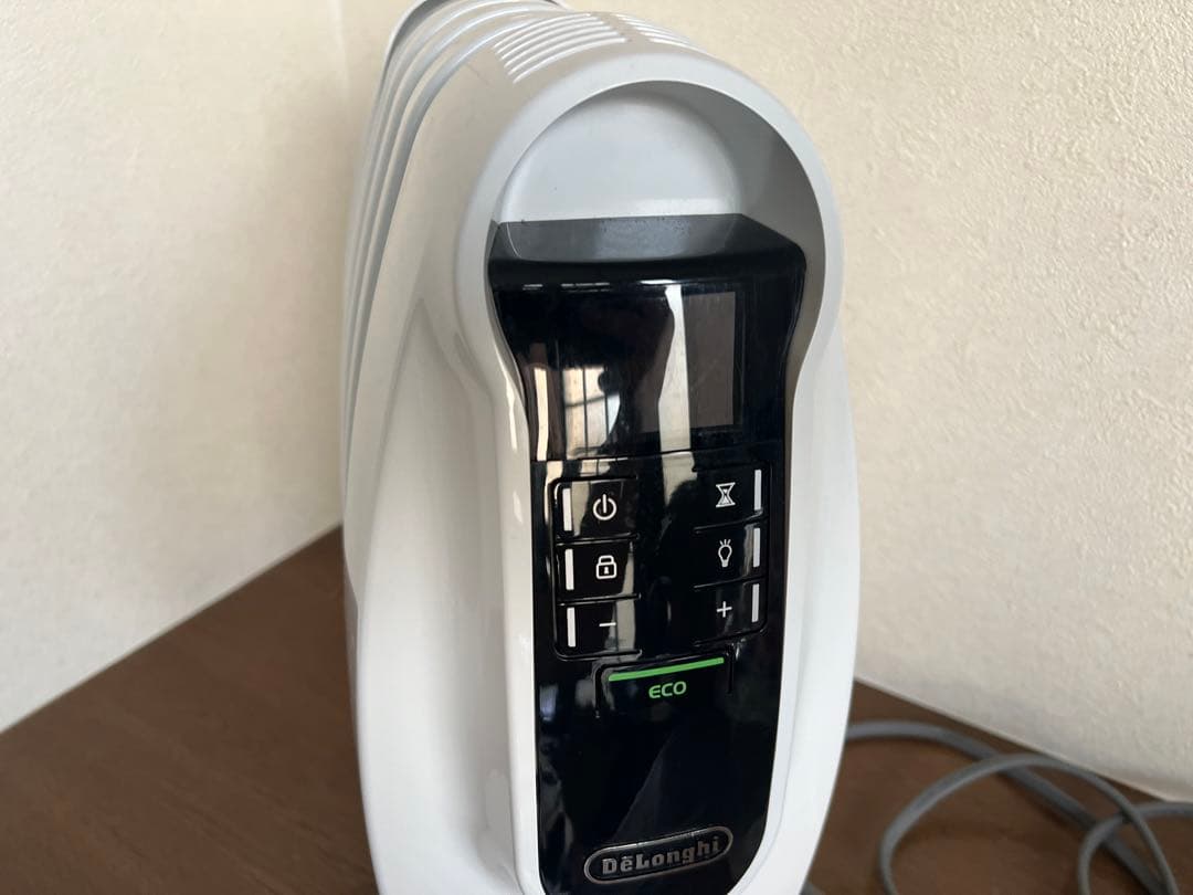 【美品】小型オイルヒーター/デロンギ NJ0505E