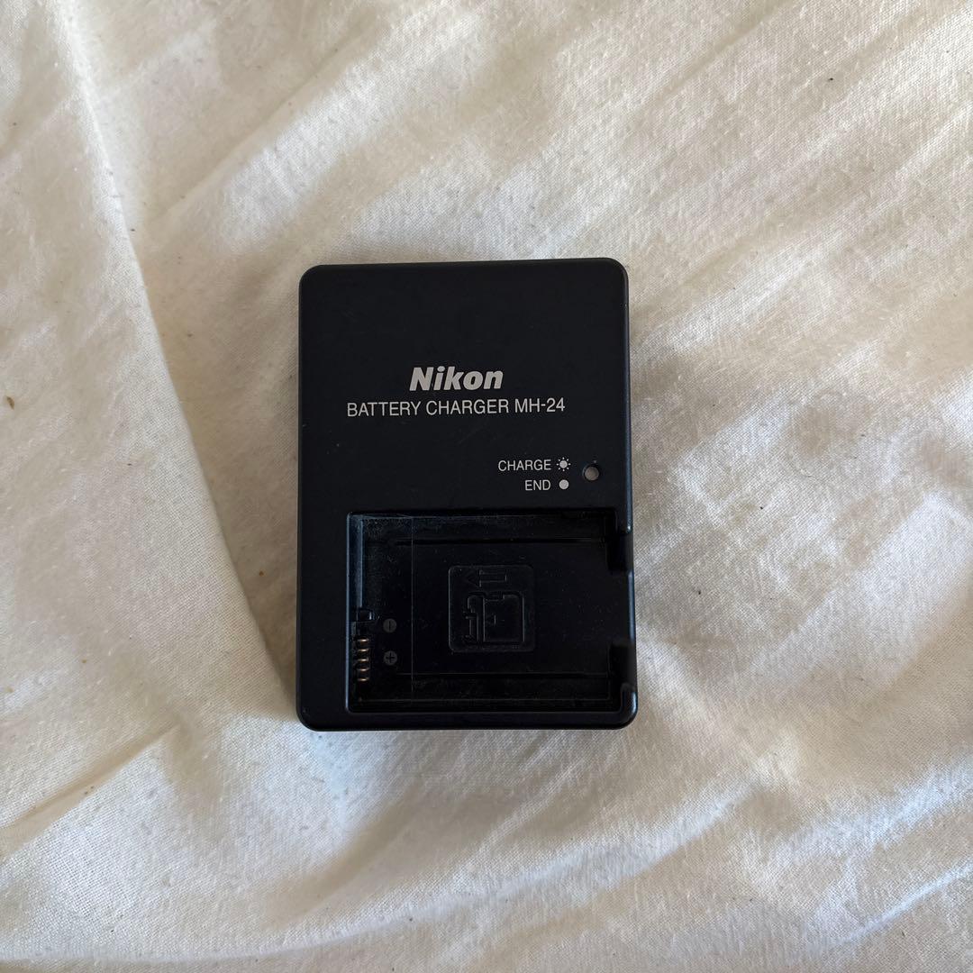 Nikon D3100 デジタル一眼レフカメラ 本体とバッテリー付き