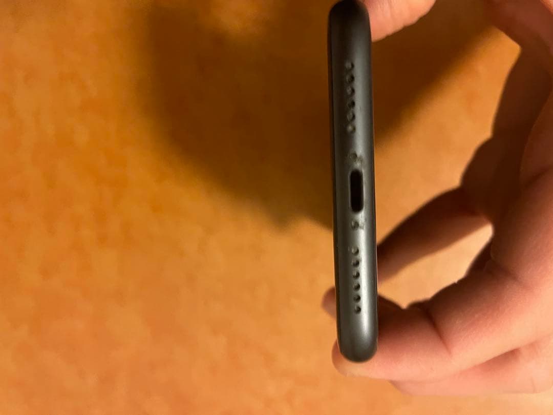 Apple iPhone 11ブラック 本体 simフリー　128g