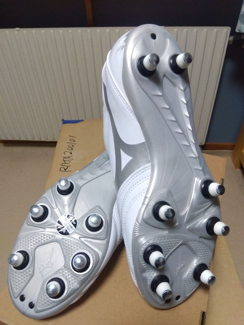 ラグビースパイク／27.5／白×シルバー／R1GA230003／新品・未使用品