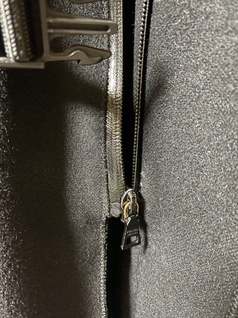 PRADAダッフルコート