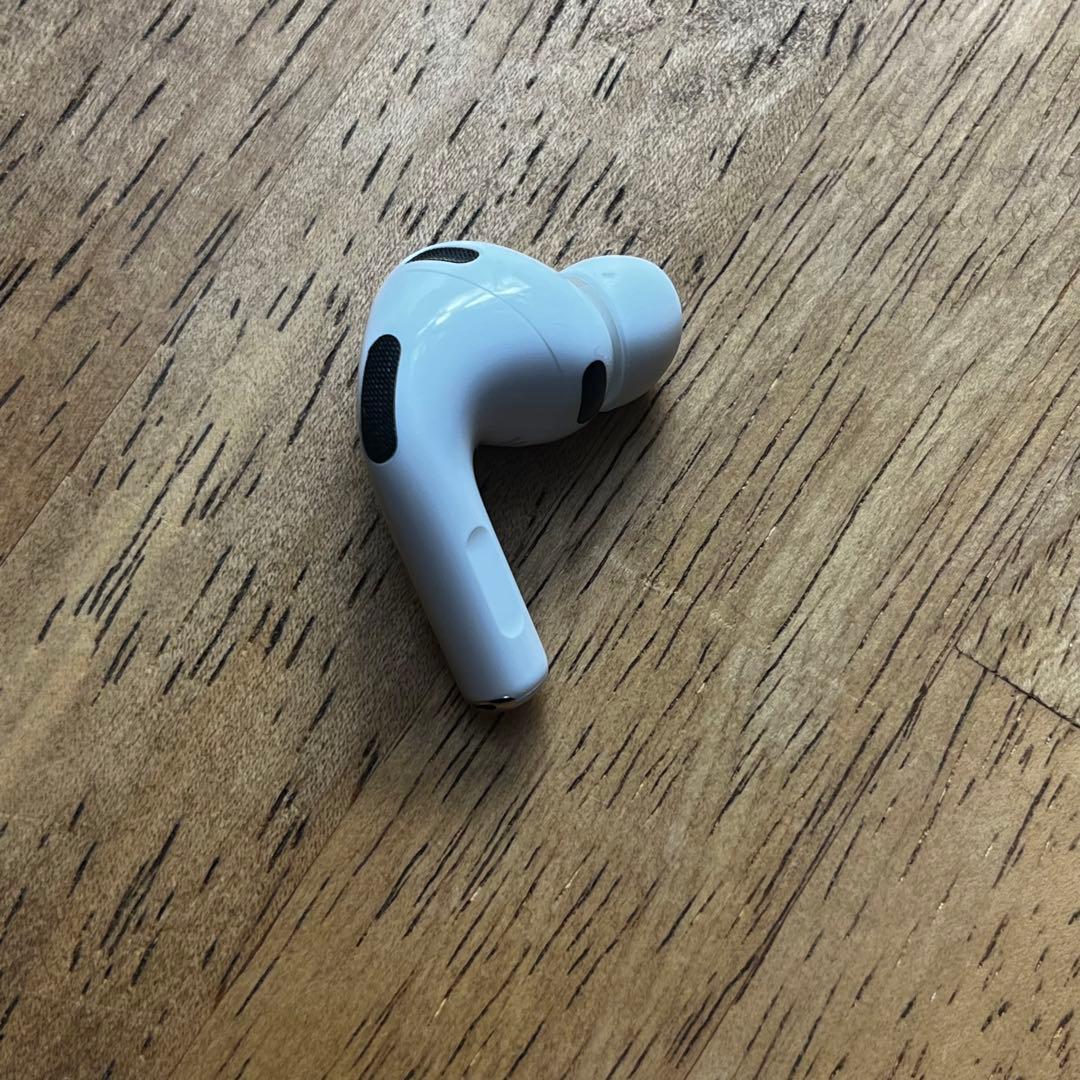 美品 AirPods Pro 第3世代 右耳 右 A3063 エアーポッズ プロ