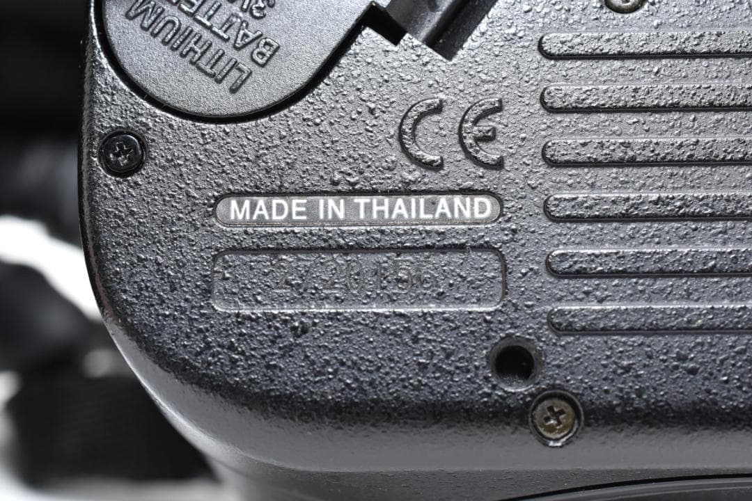 良品 NIKON ニコン F80 フィルムカメラ ボディ 加水分解なし M435