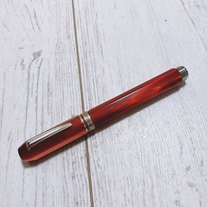 希少品　デルタ万年筆　プロフェリ　レッド