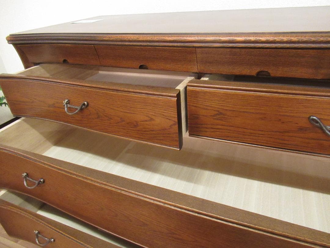 リビングチェスト