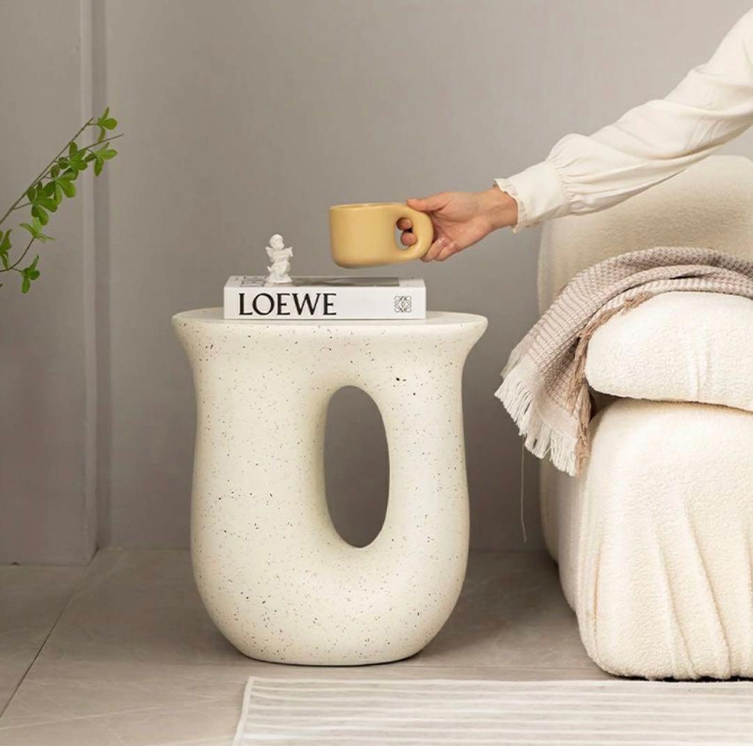 UNHO セメント サイドテーブル ホワイト