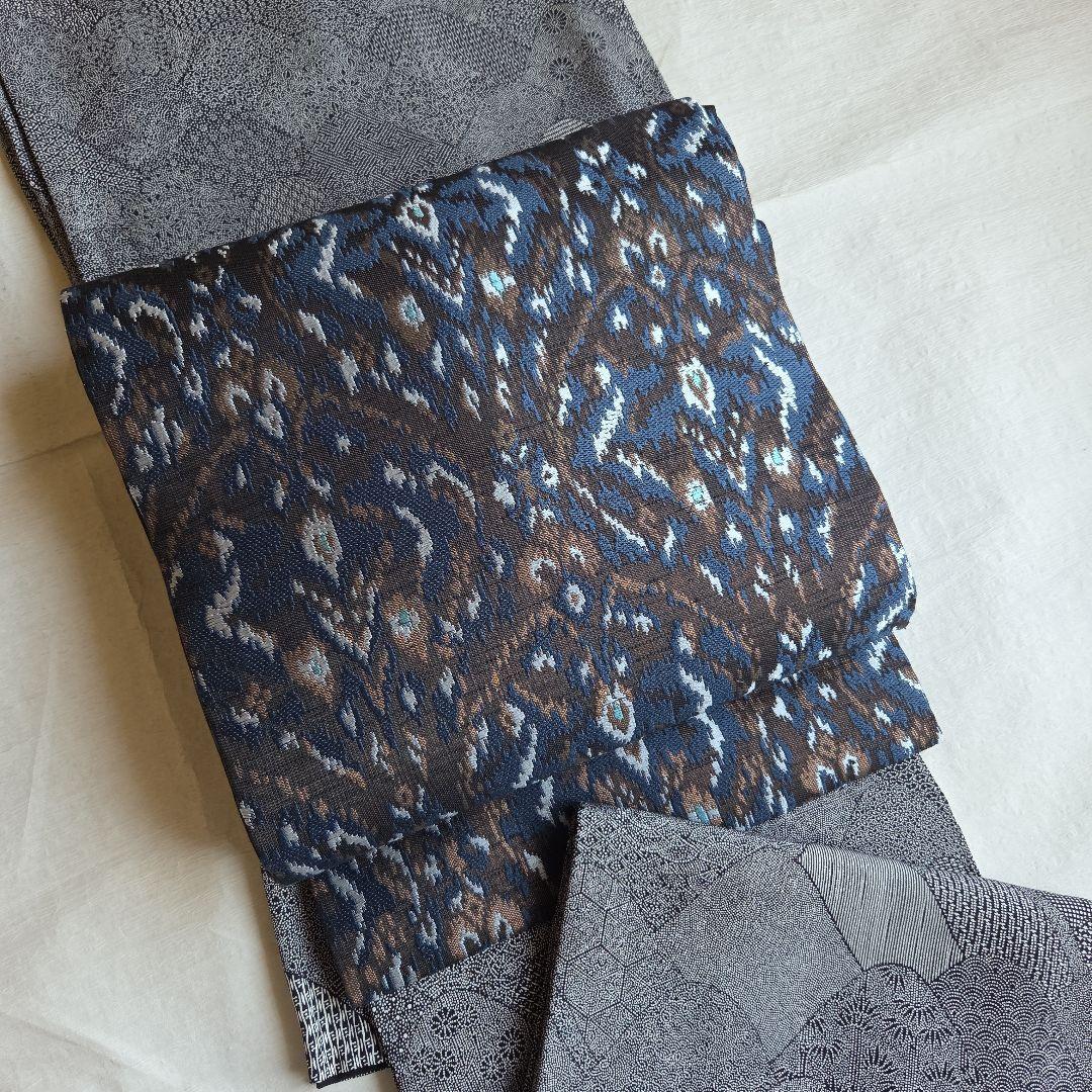 モダンな装いにも　上品な光沢を楽しむ　西陣名古屋帯