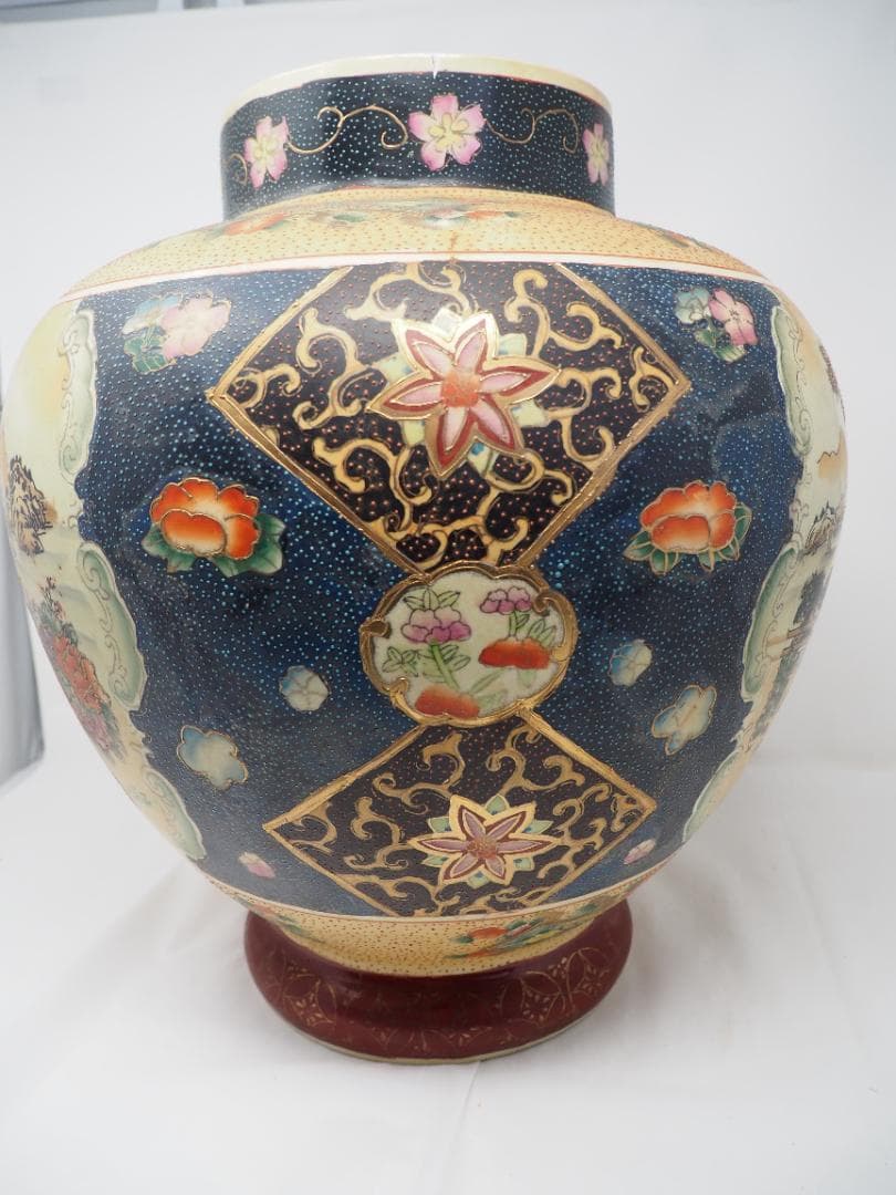 薩摩焼　金彩絵付壺　-SO