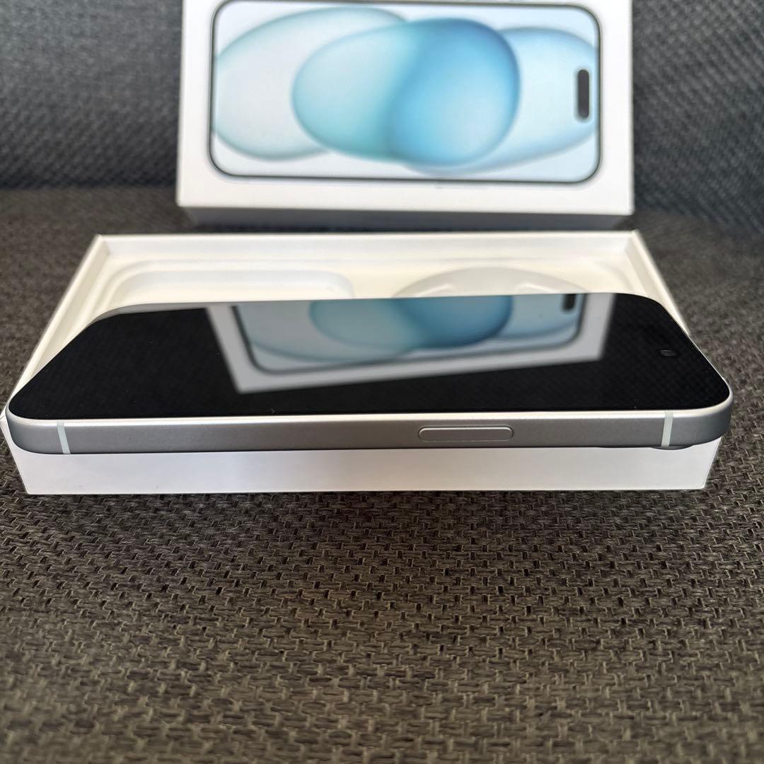 【新品同様】Apple iPhone 15 本体 ブルー&マグネット充電器セット