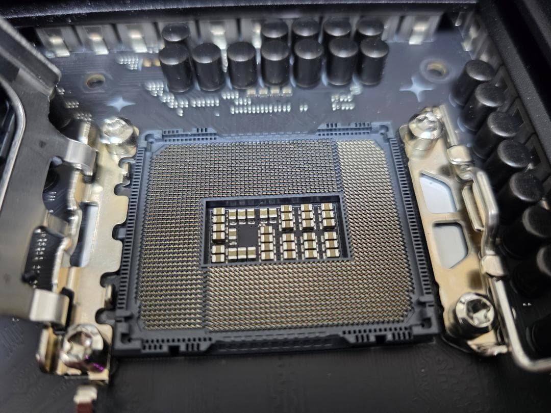 ASUS ROG STRIX Z890-F GAMING WIFI マザーボード