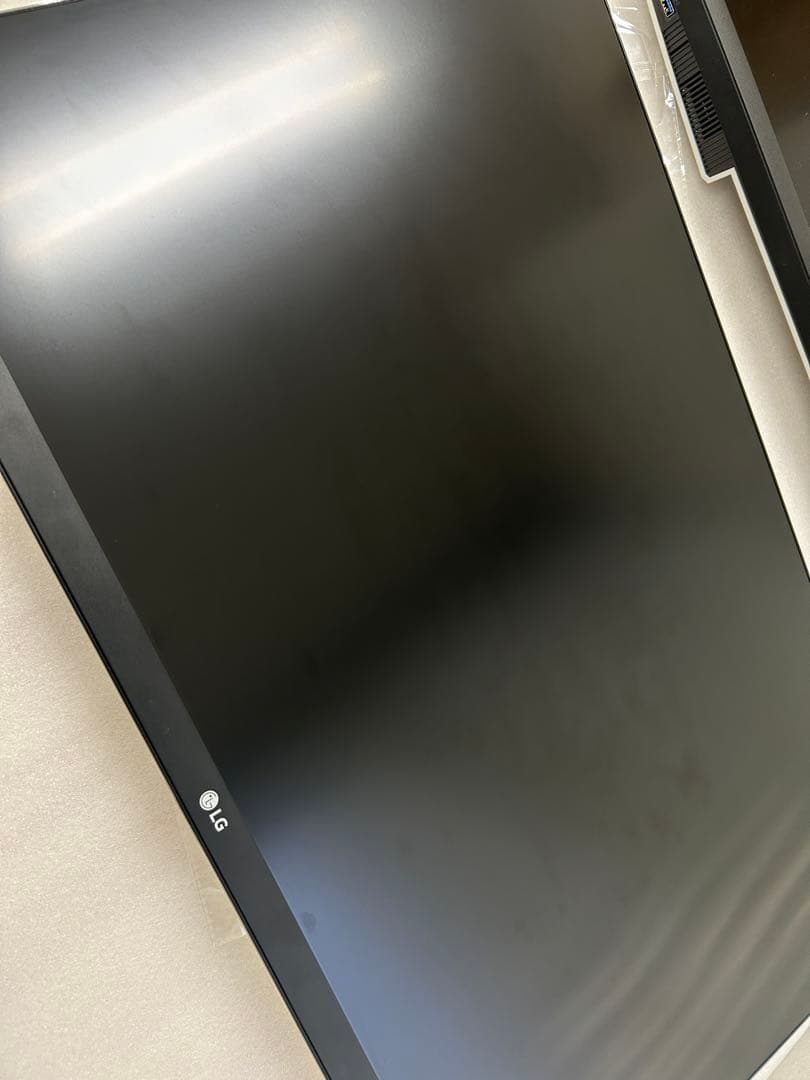 コムギ。LG モニター 27UL850-W / 27インチ