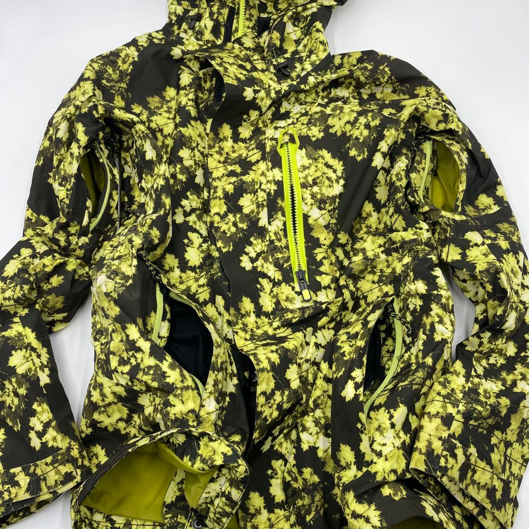 【超美品】バートン ak ゴアテックス ジャケット スノボウェア 花柄　S