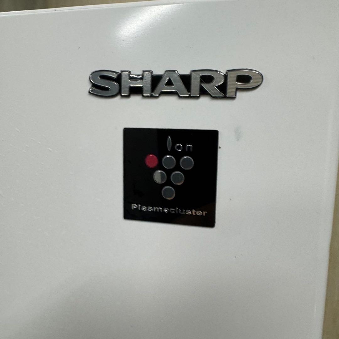 640 SHARP 中型冷蔵庫　200L強　小型　一人暮らし　右開き　2ドア