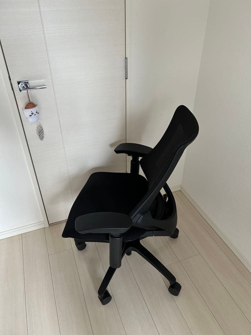 イトーキ エフチェア　アジャスタブル肘　オフィスチェア　処分価格