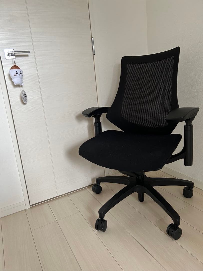 イトーキ エフチェア　アジャスタブル肘　オフィスチェア　処分価格